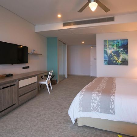 Las Americas Torre Del Mar Cartagena Exterior photo A room at the hotel