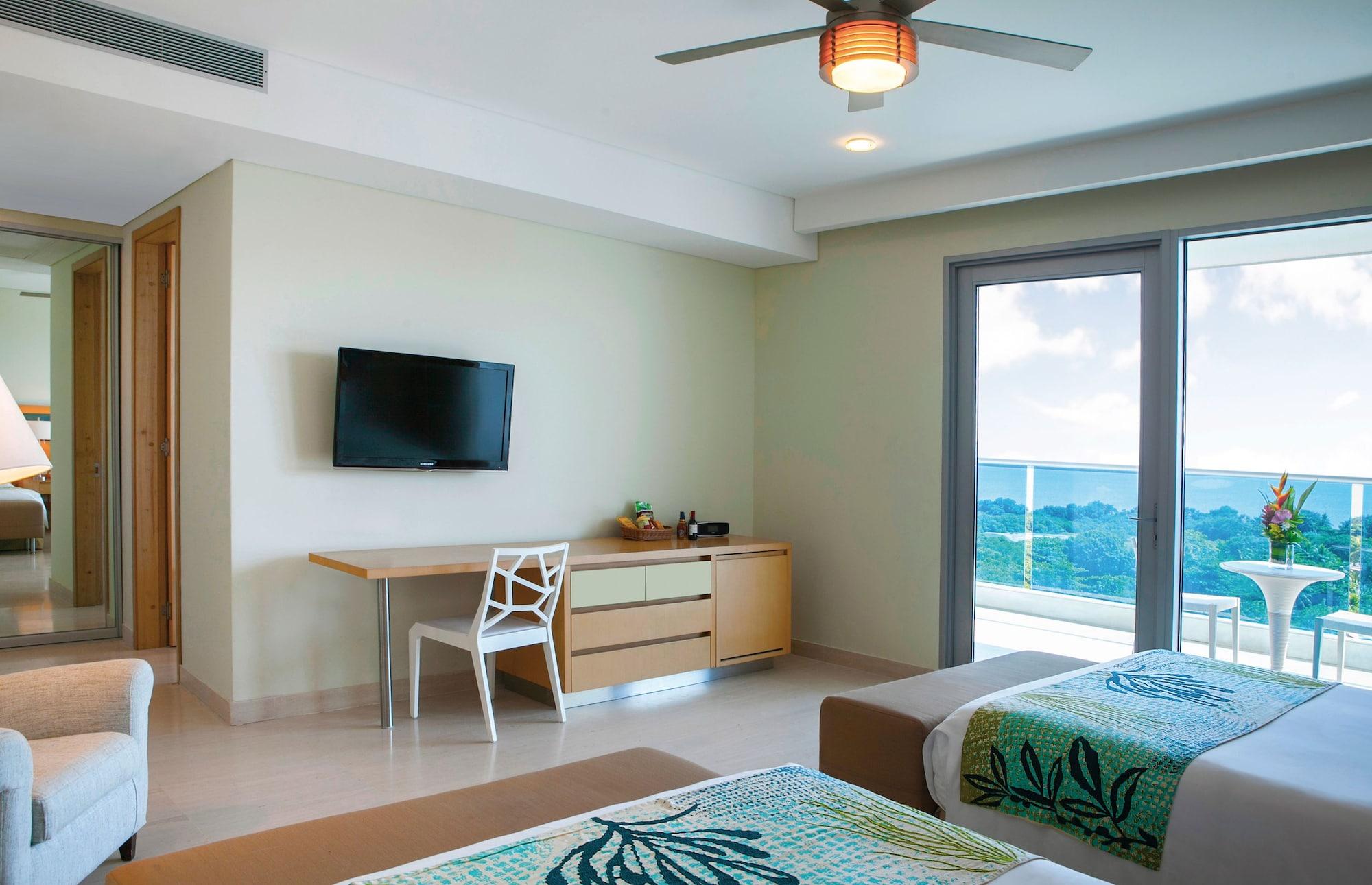 Las Americas Torre Del Mar Cartagena Exterior photo A room at the hotel