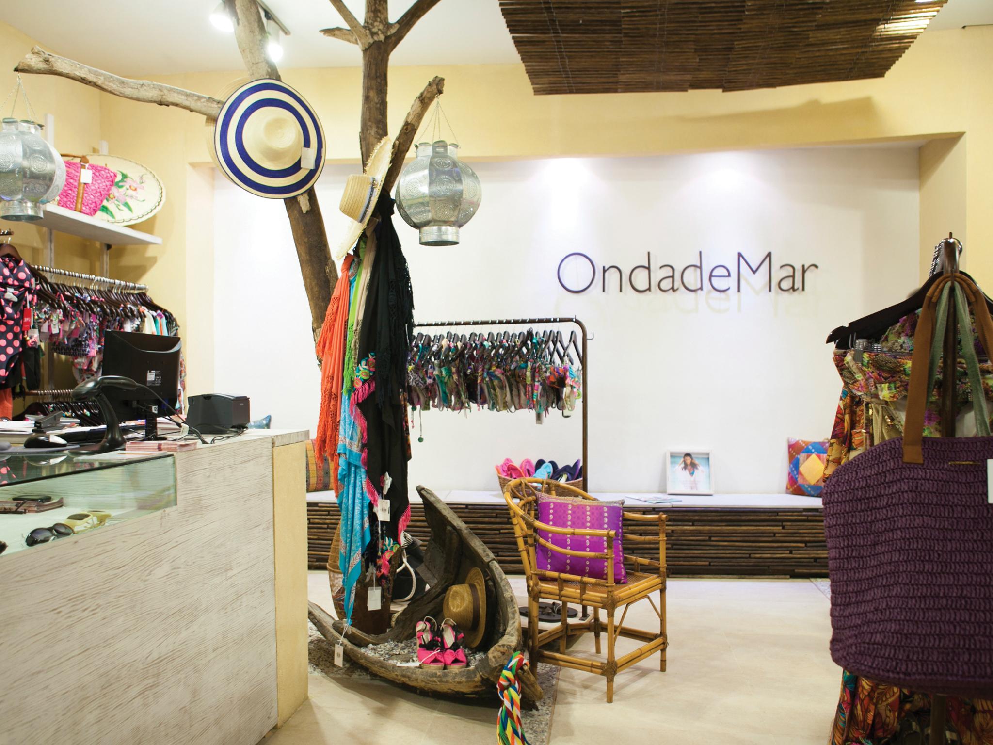 Las Americas Torre Del Mar Cartagena Exterior photo Onda de Mar store in Madrid