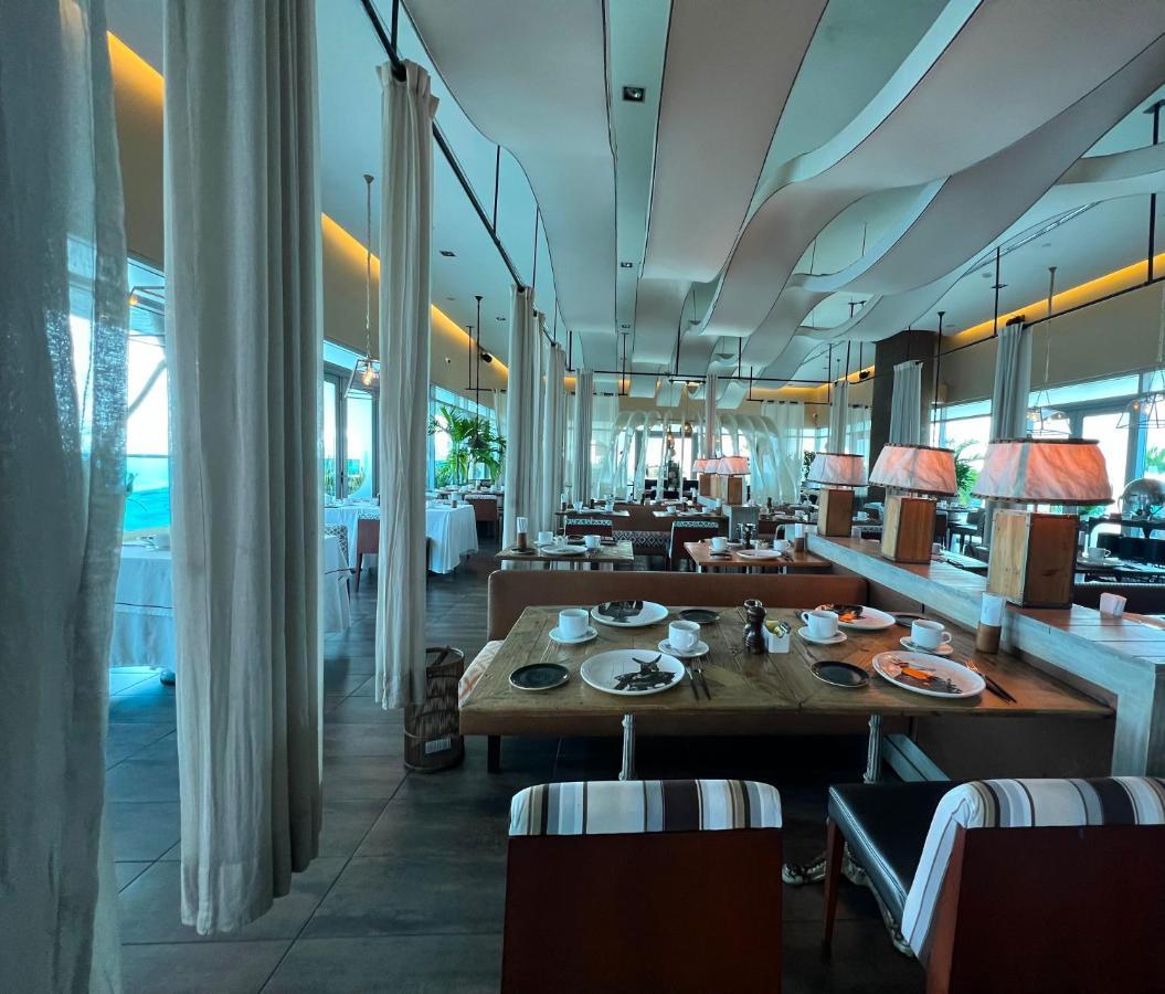 Las Americas Torre Del Mar Cartagena Exterior photo The interior of the restaurant